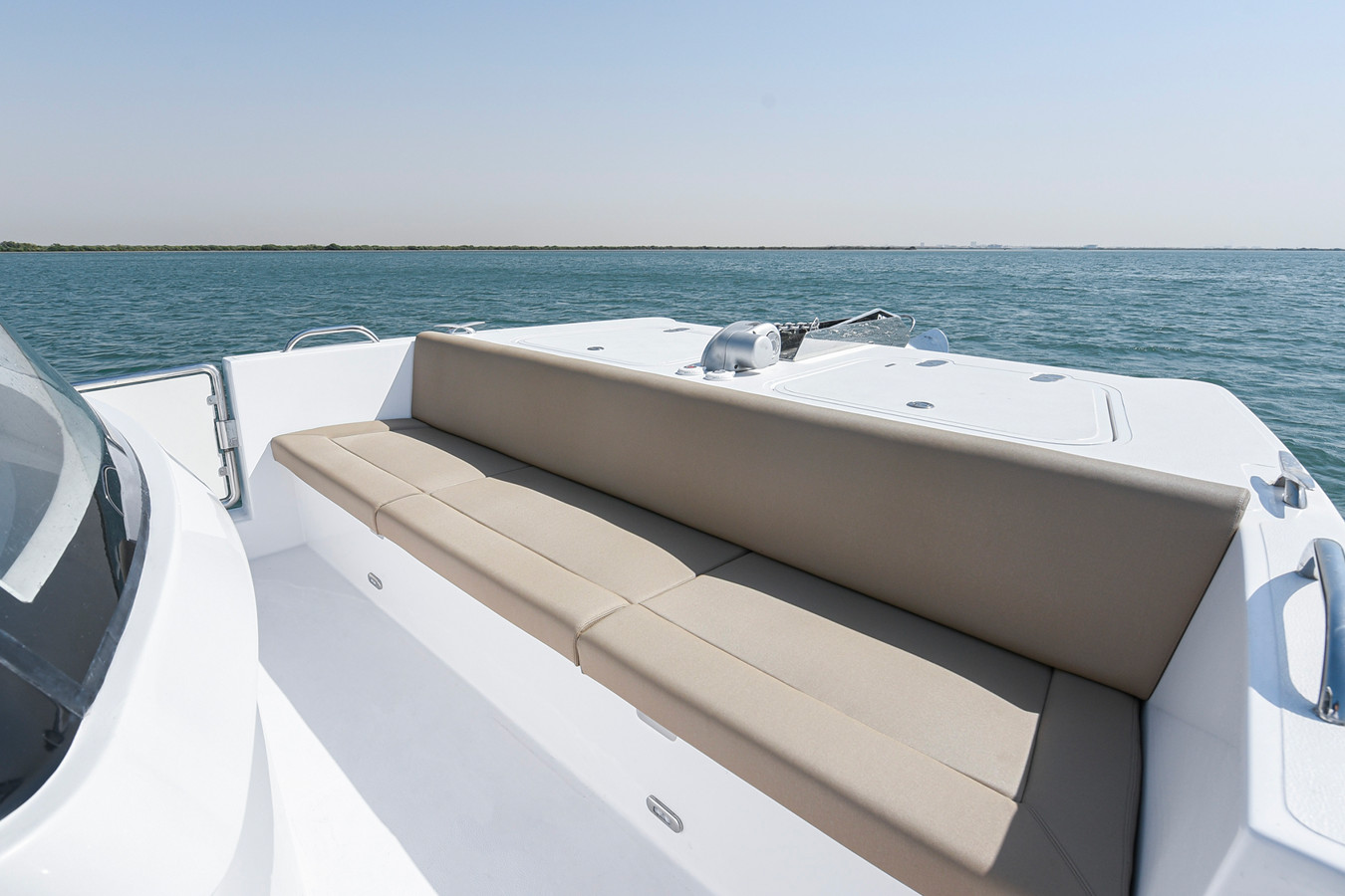 https://arconyachts.ams3.digitaloceanspaces.com/175395/conversions/large_4130895-optimize.jpg