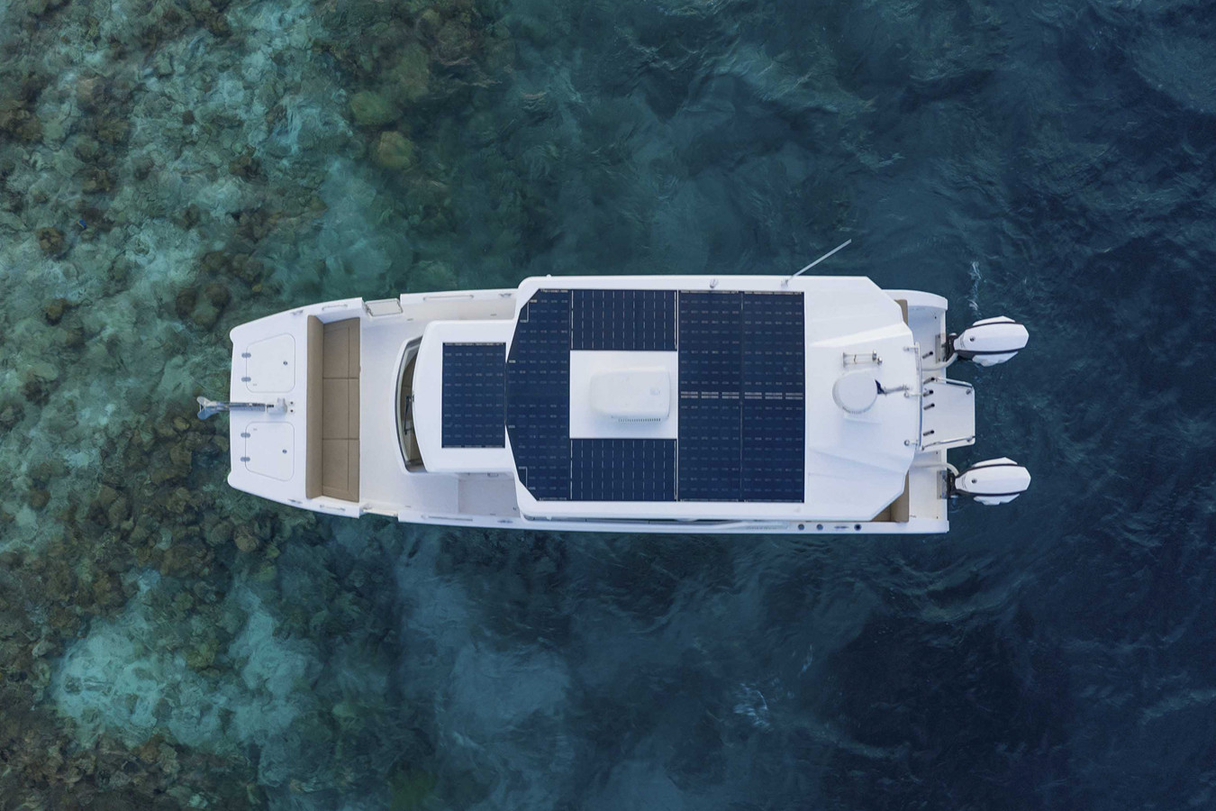 https://arconyachts.ams3.digitaloceanspaces.com/175424/conversions/large_4130904-optimize.jpg