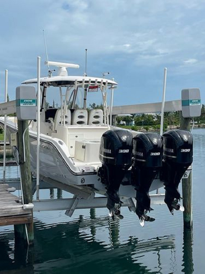 2016 COBIA 344 CENTER CONSOLE