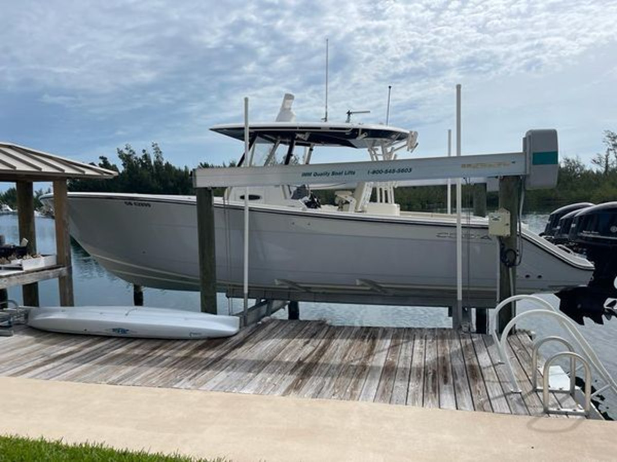 2016 COBIA 344 CENTER CONSOLE