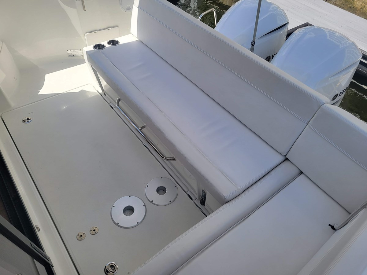 https://arconyachts.ams3.digitaloceanspaces.com/175436/conversions/large_4647514-optimize.jpg