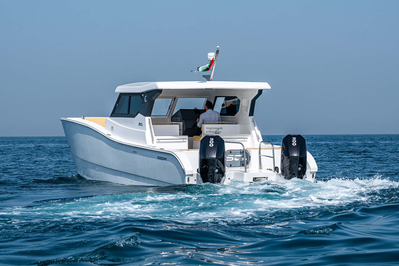 https://arconyachts.ams3.digitaloceanspaces.com/175440/conversions/large_4130936-optimize.jpg