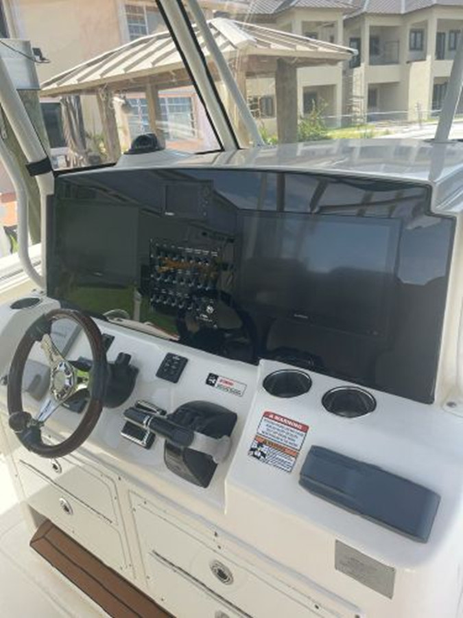 2016 COBIA 344 CENTER CONSOLE