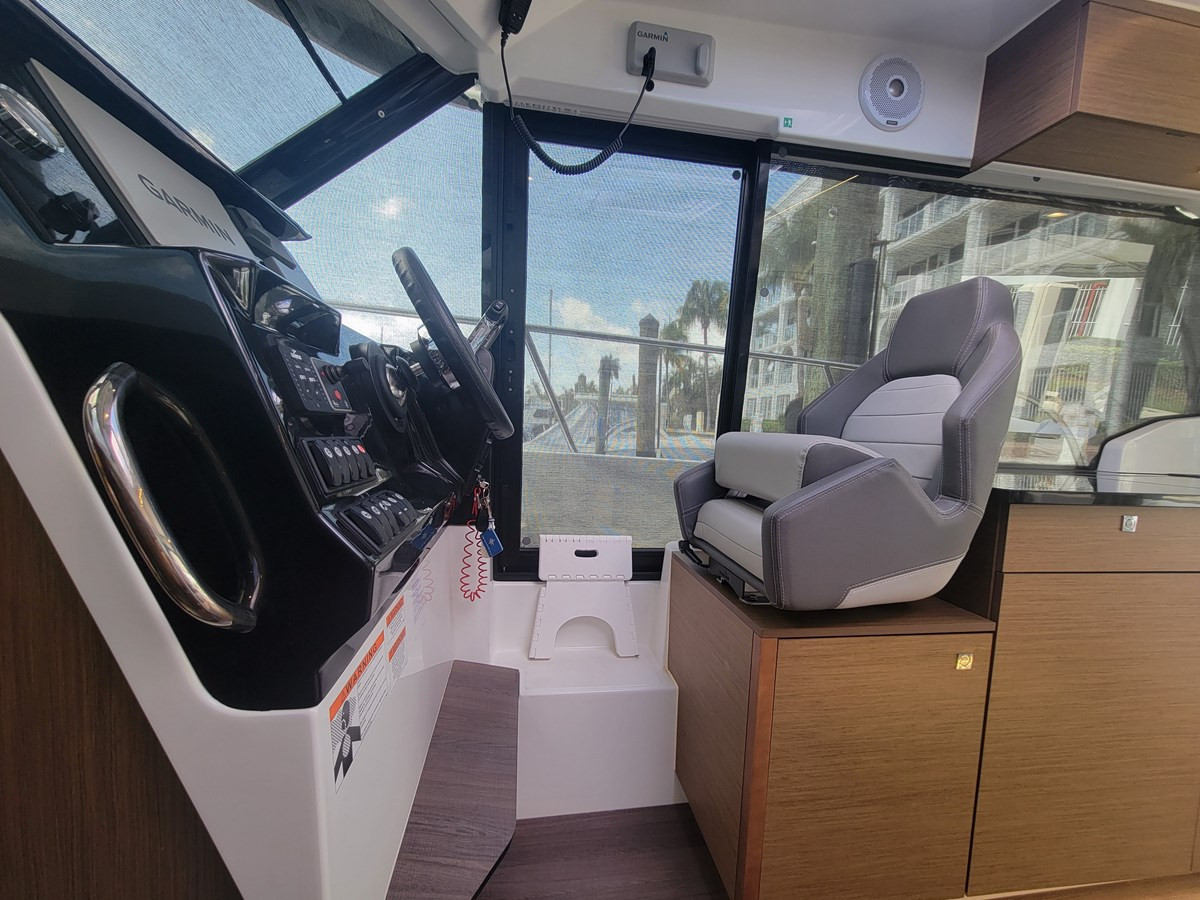 https://arconyachts.ams3.digitaloceanspaces.com/175451/conversions/large_4647520-optimize.jpg