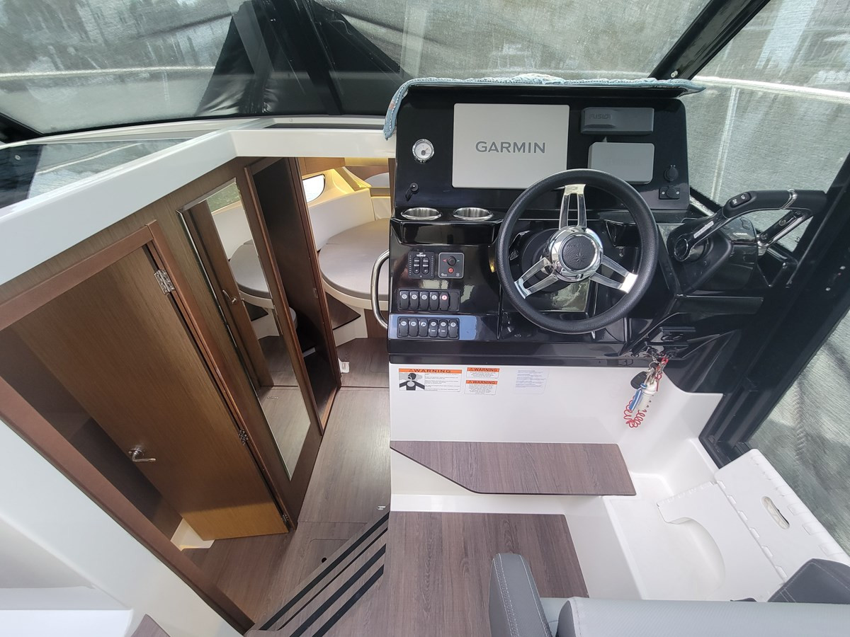 https://arconyachts.ams3.digitaloceanspaces.com/175452/conversions/large_4647521-optimize.jpg
