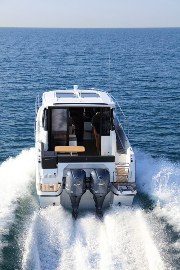 https://arconyachts.ams3.digitaloceanspaces.com/175628/conversions/large_4695335-optimize.jpg