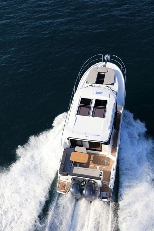 https://arconyachts.ams3.digitaloceanspaces.com/175631/conversions/large_4695316-optimize.jpg