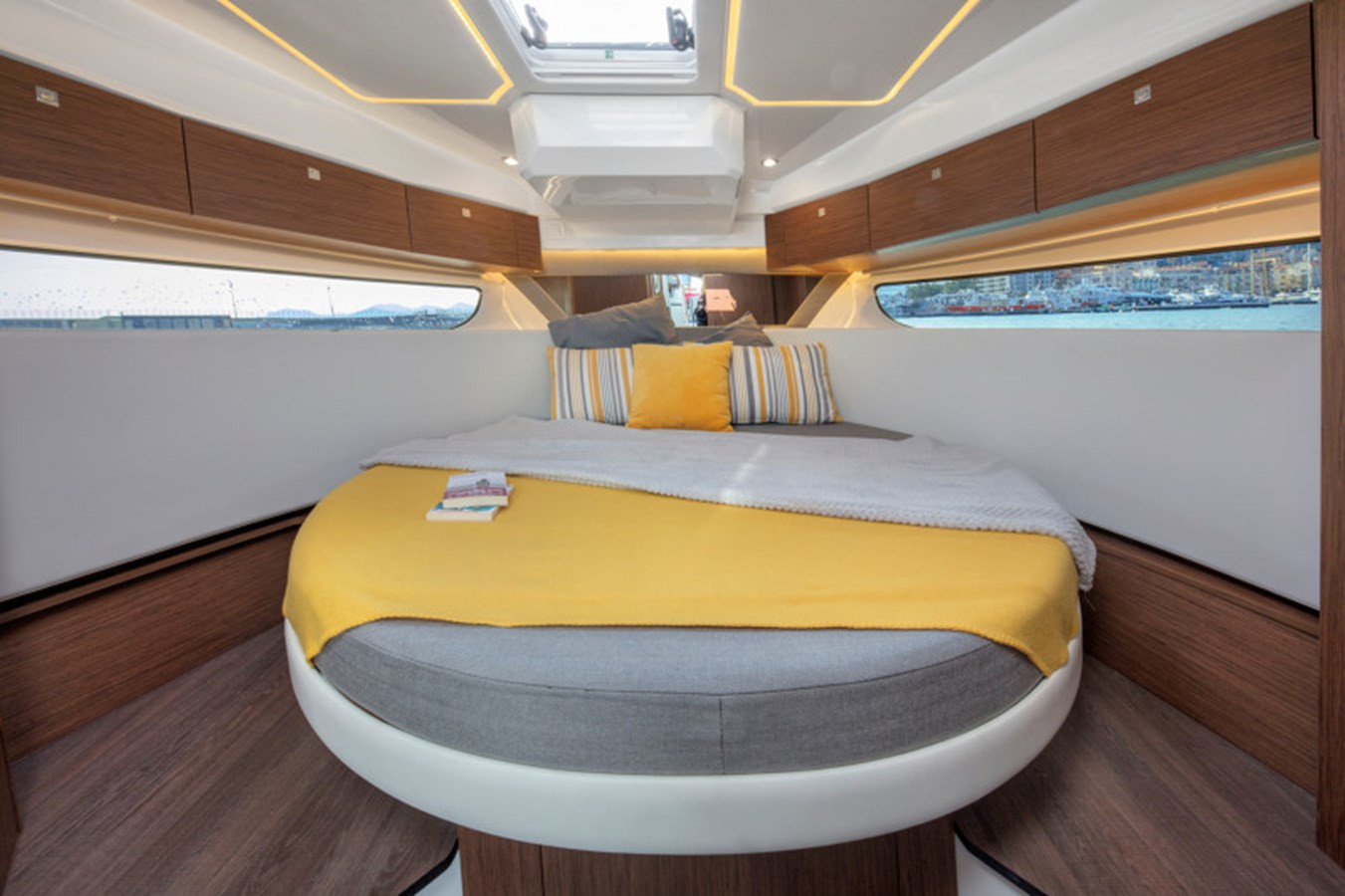 https://arconyachts.ams3.digitaloceanspaces.com/175664/conversions/large_4695337-optimize.jpg
