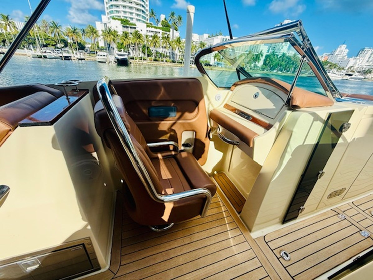 https://arconyachts.ams3.digitaloceanspaces.com/175702/conversions/large_4709211-optimize.jpg