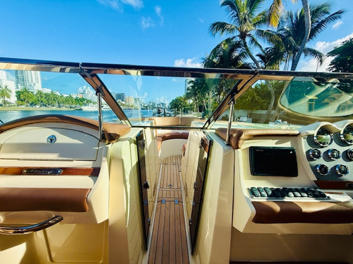 https://arconyachts.ams3.digitaloceanspaces.com/175731/conversions/large_4709221-optimize.jpg