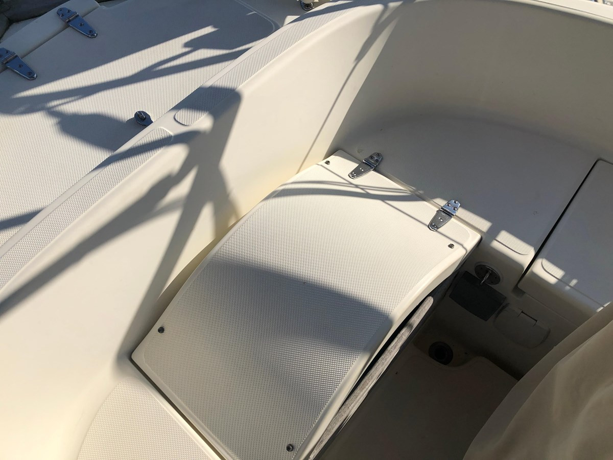 https://arconyachts.ams3.digitaloceanspaces.com/175851/conversions/large_4508053-optimize.jpg