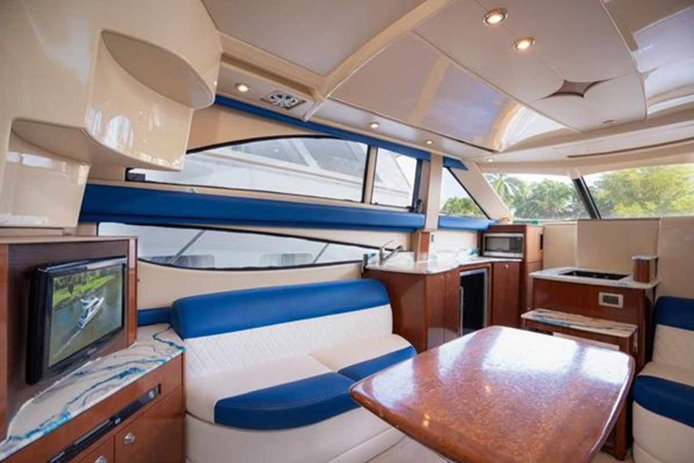 https://arconyachts.ams3.digitaloceanspaces.com/175919/conversions/large_4119325-optimize.jpg