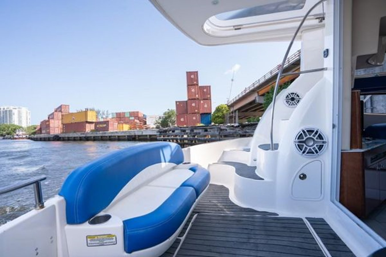 https://arconyachts.ams3.digitaloceanspaces.com/175955/conversions/large_4119337-optimize.jpg
