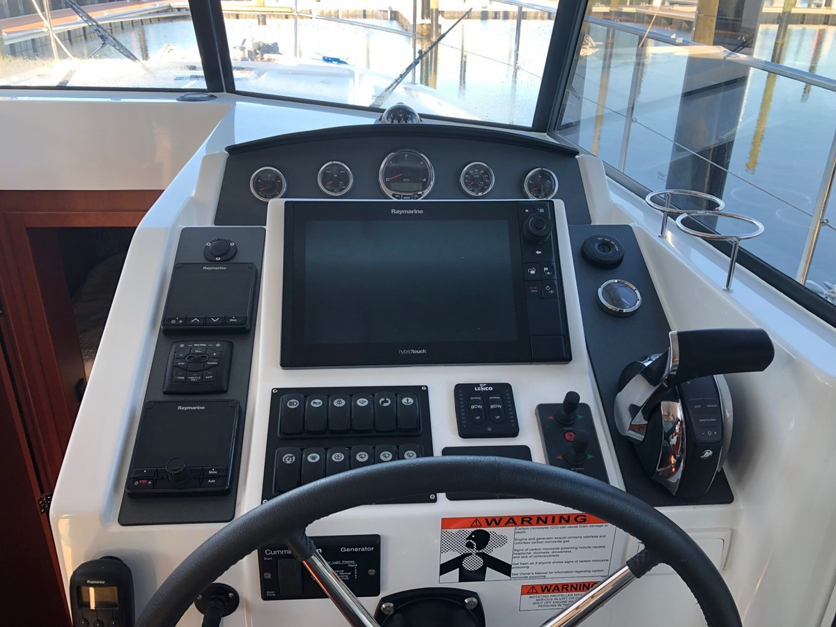 https://arconyachts.ams3.digitaloceanspaces.com/175991/conversions/large_2474777-optimize.jpg