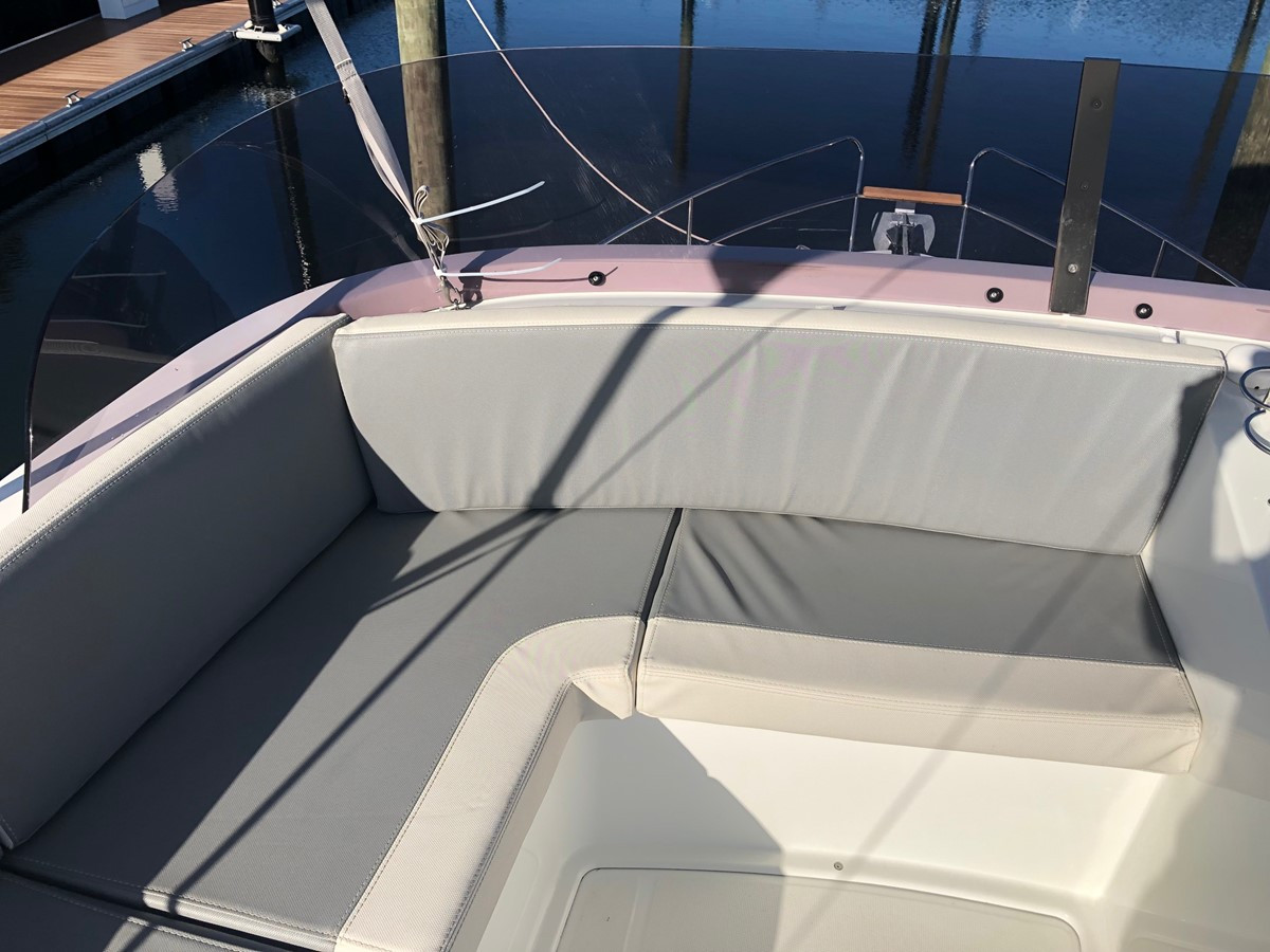 https://arconyachts.ams3.digitaloceanspaces.com/176101/conversions/large_2474815-optimize.jpg