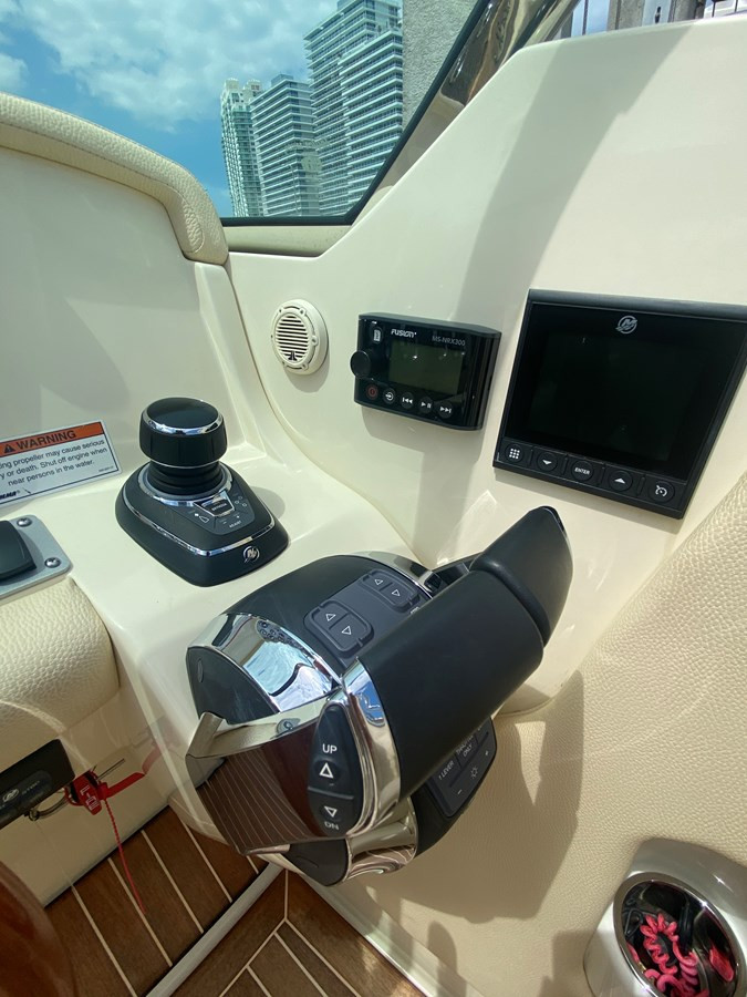 https://arconyachts.ams3.digitaloceanspaces.com/176149/conversions/large_3229259-optimize.jpg