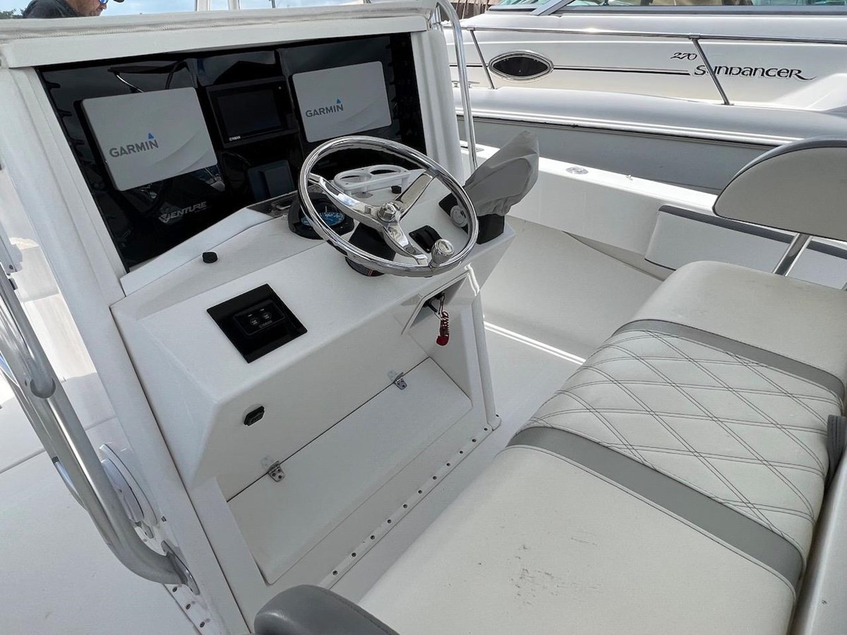 https://arconyachts.ams3.digitaloceanspaces.com/176151/conversions/large_3529638-optimize.jpg