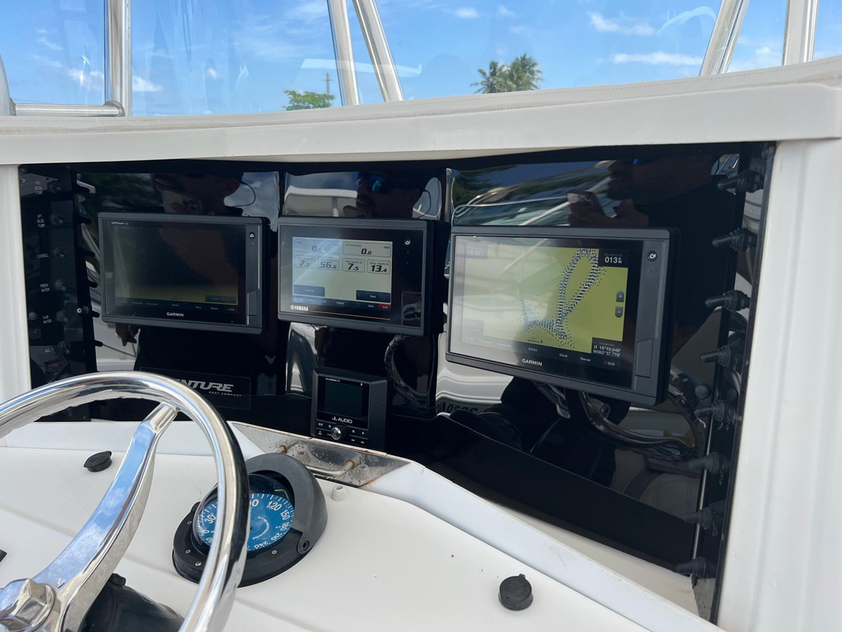 https://arconyachts.ams3.digitaloceanspaces.com/176153/conversions/large_3529639-optimize.jpg