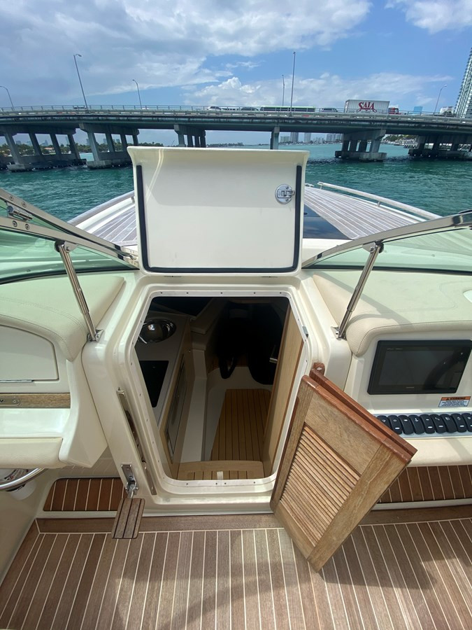 https://arconyachts.ams3.digitaloceanspaces.com/176181/conversions/large_3229272-optimize.jpg