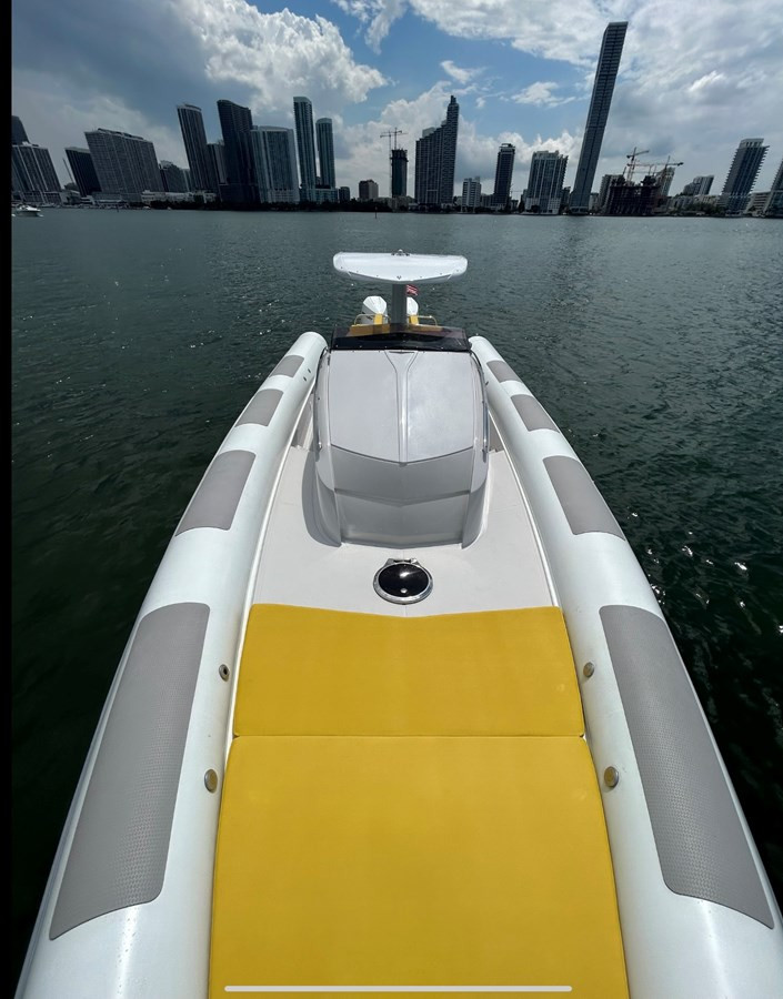 https://arconyachts.ams3.digitaloceanspaces.com/176267/conversions/large_4454013-optimize.jpg