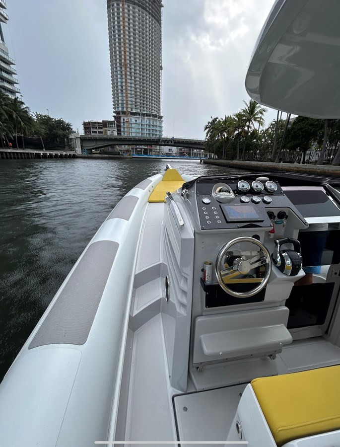 https://arconyachts.ams3.digitaloceanspaces.com/176269/conversions/large_4454015-optimize.jpg