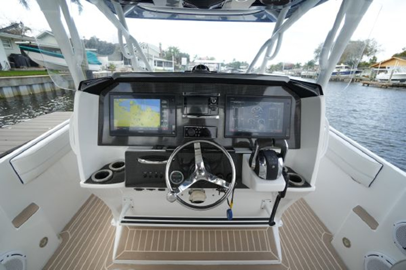 https://arconyachts.ams3.digitaloceanspaces.com/176284/conversions/large_3976661-optimize.jpg