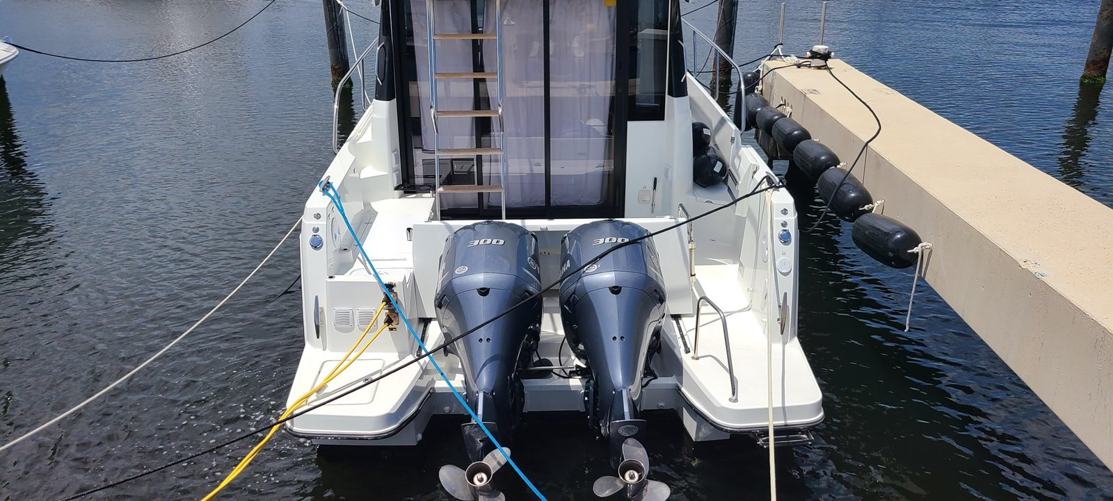 https://arconyachts.ams3.digitaloceanspaces.com/176348/conversions/large_4032081-optimize.jpg