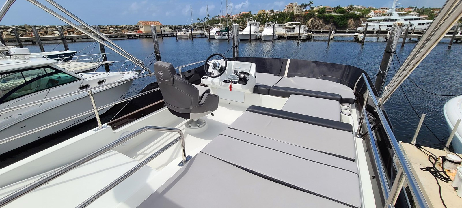 https://arconyachts.ams3.digitaloceanspaces.com/176374/conversions/large_4032091-optimize.jpg