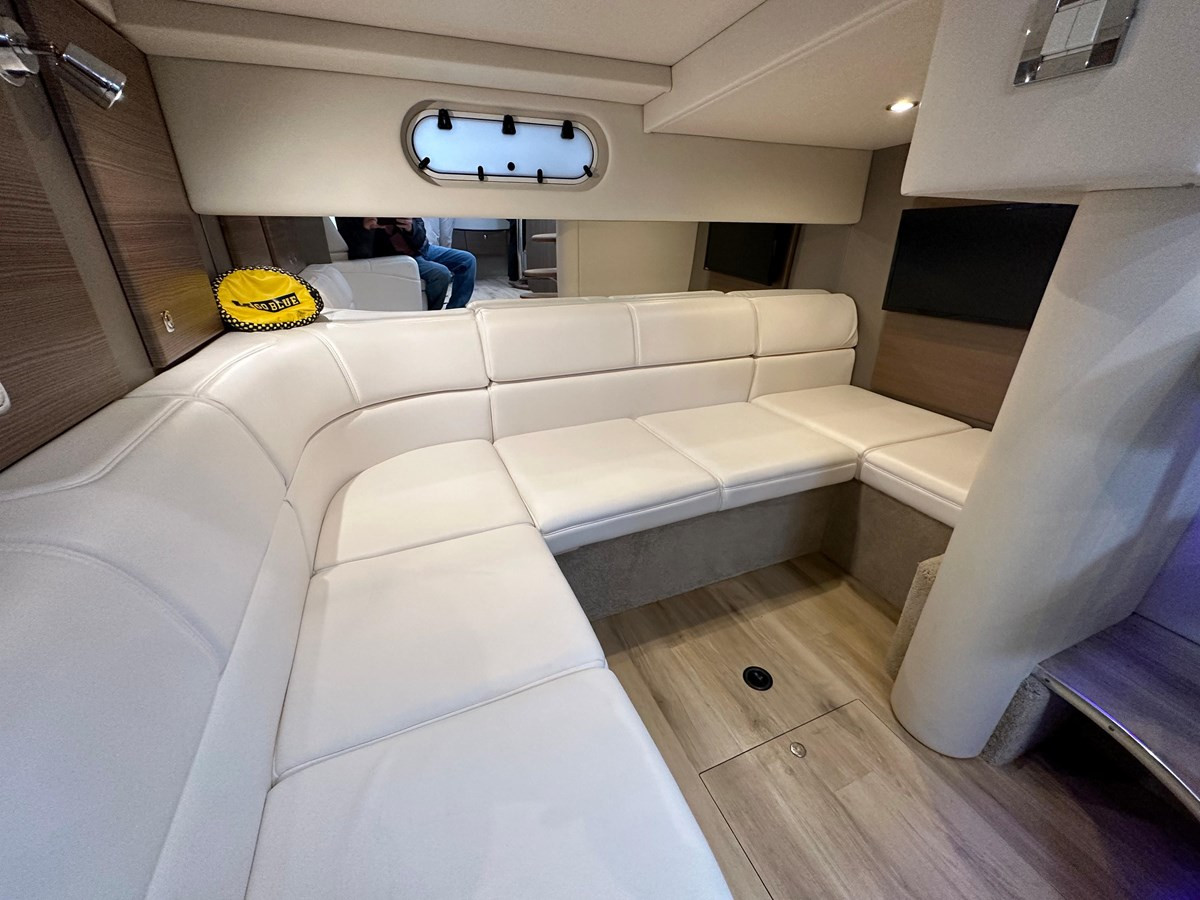 https://arconyachts.ams3.digitaloceanspaces.com/176400/conversions/large_4106850-optimize.jpg
