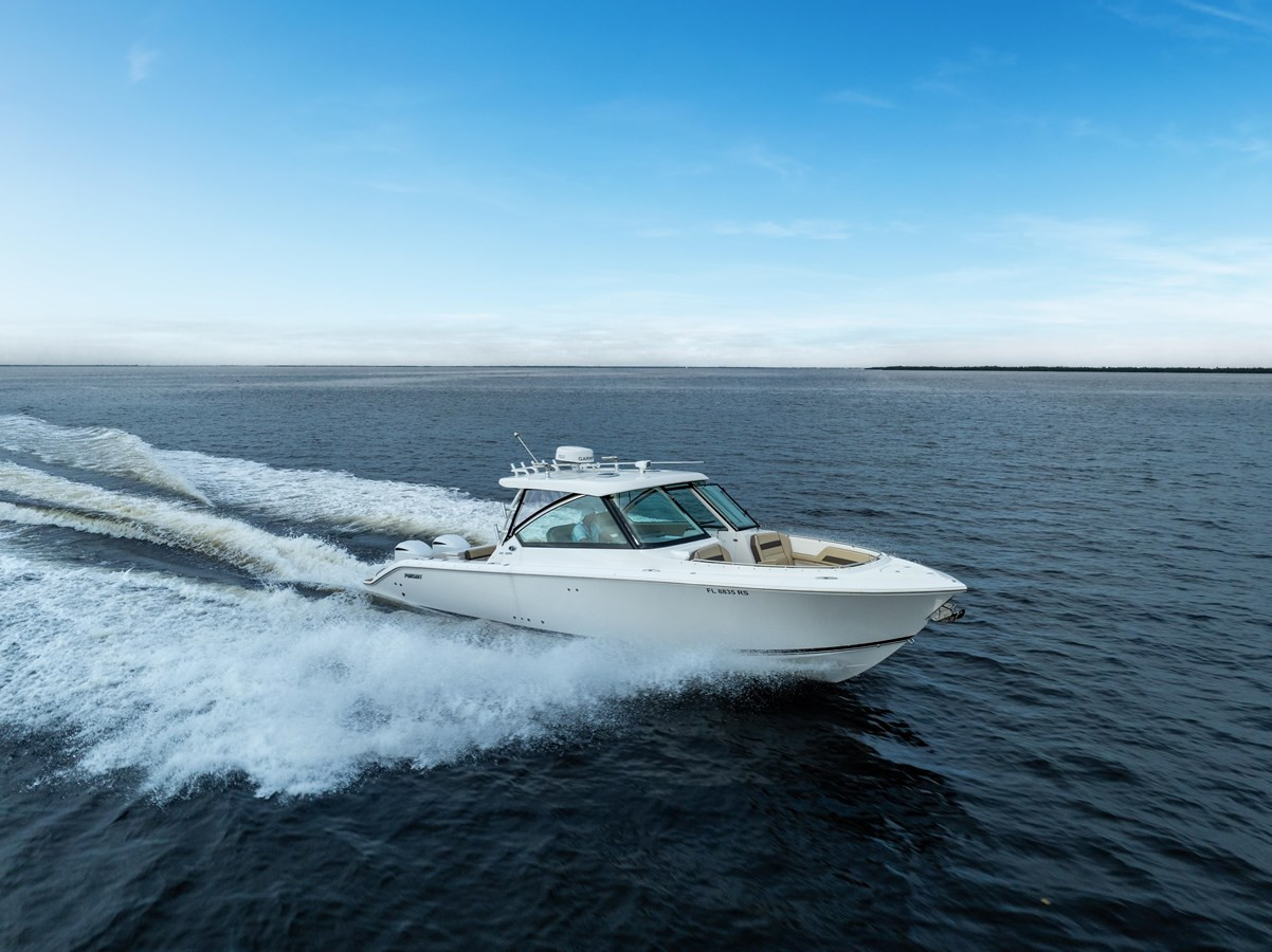 https://arconyachts.ams3.digitaloceanspaces.com/176430/conversions/large_4108197-optimize.jpg