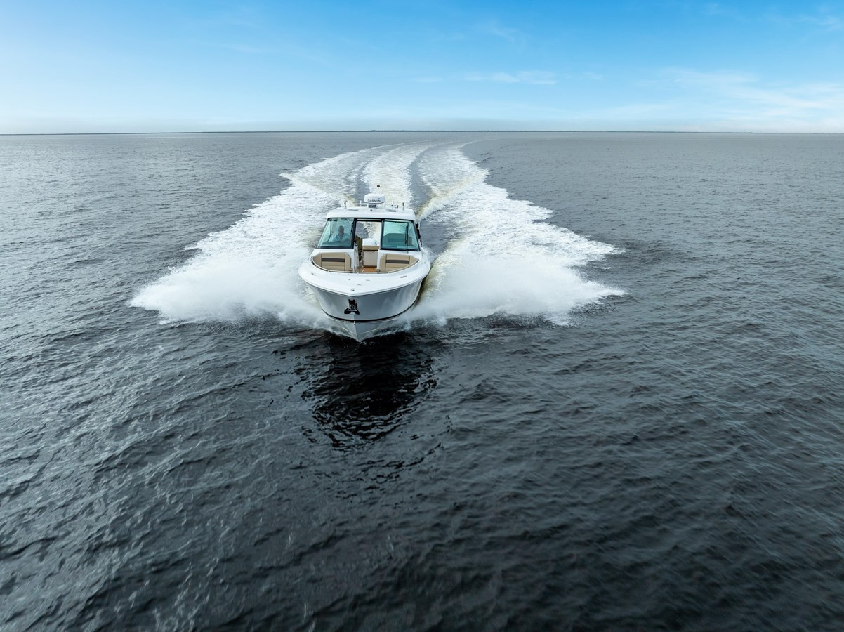 https://arconyachts.ams3.digitaloceanspaces.com/176455/conversions/large_4108205-optimize.jpg
