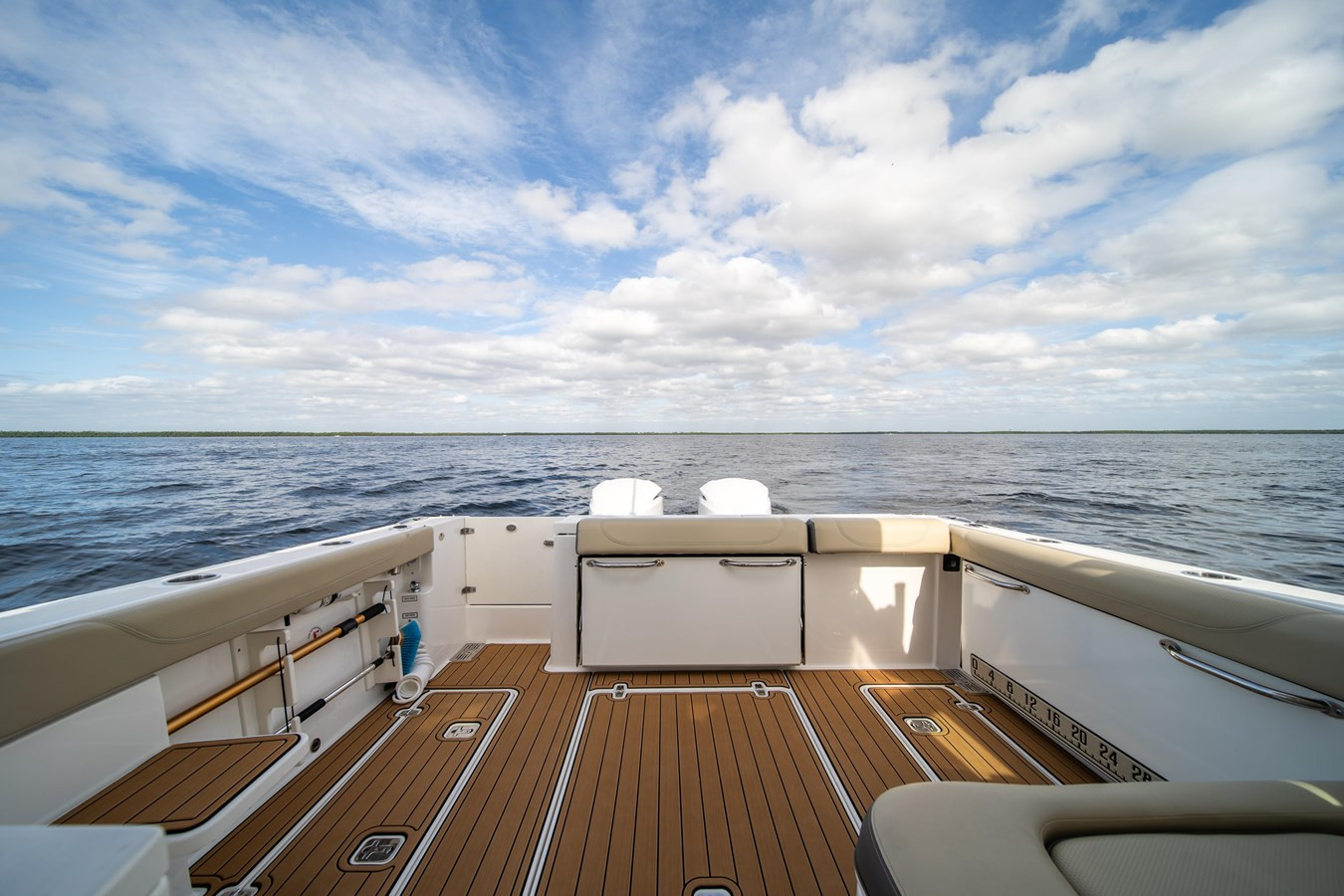 https://arconyachts.ams3.digitaloceanspaces.com/176467/conversions/large_4108210-optimize.jpg