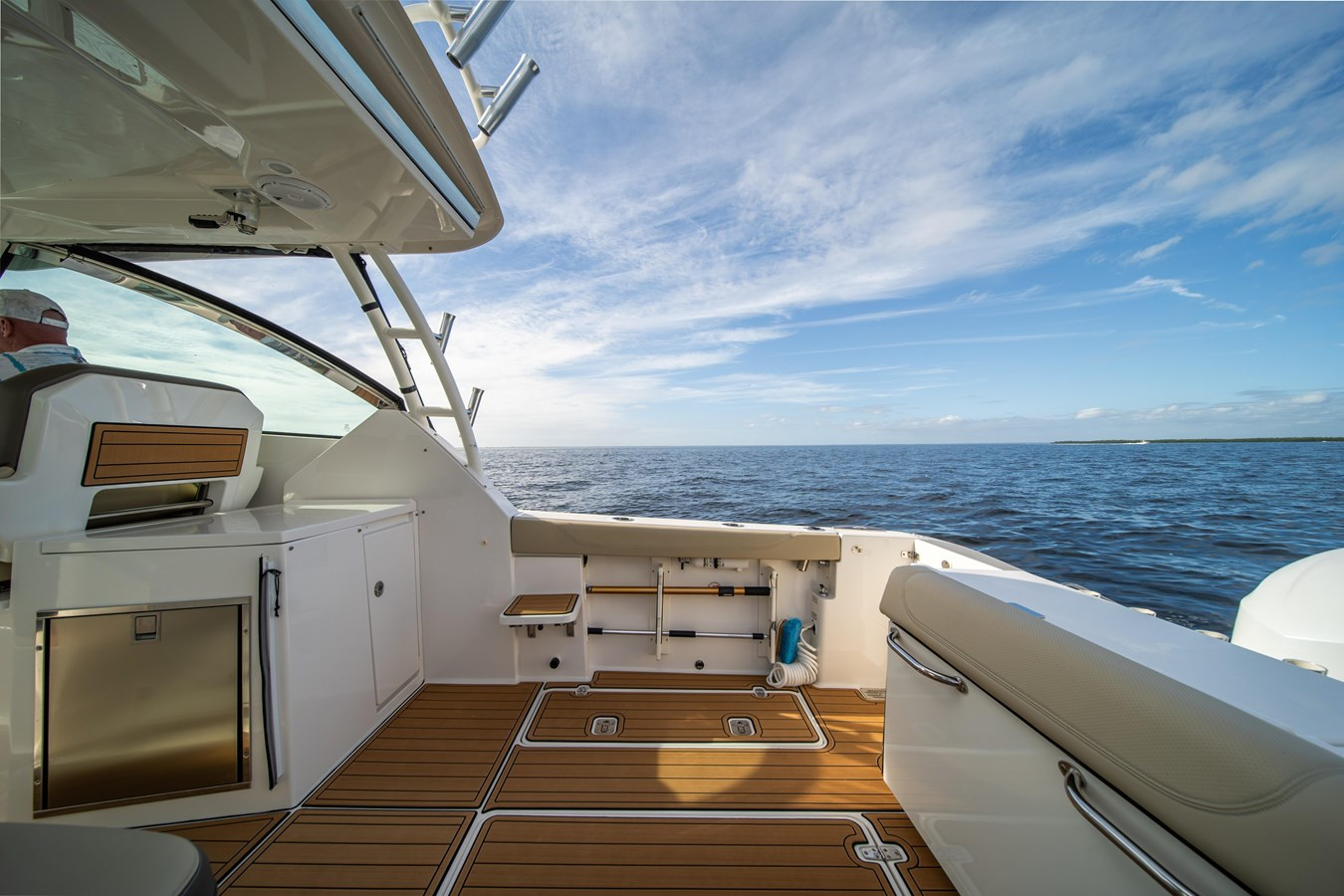 https://arconyachts.ams3.digitaloceanspaces.com/176478/conversions/large_4108214-optimize.jpg