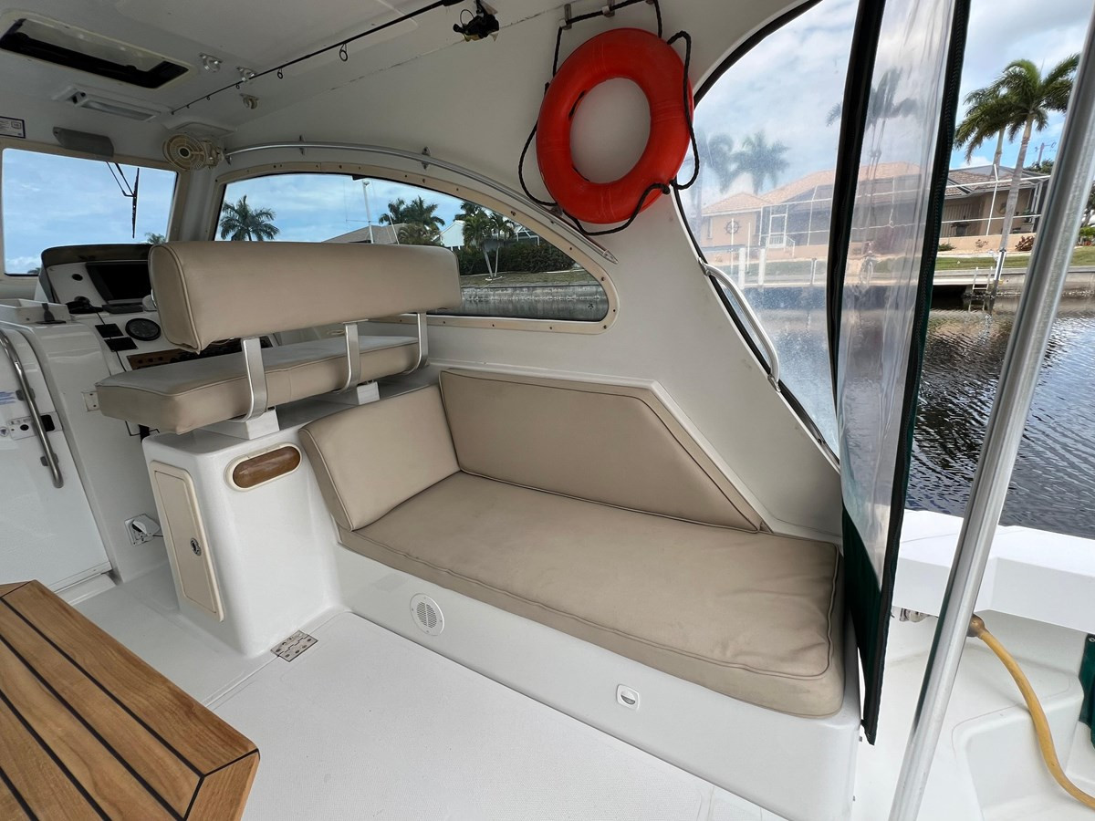 https://arconyachts.ams3.digitaloceanspaces.com/176486/conversions/large_4155971-optimize.jpg