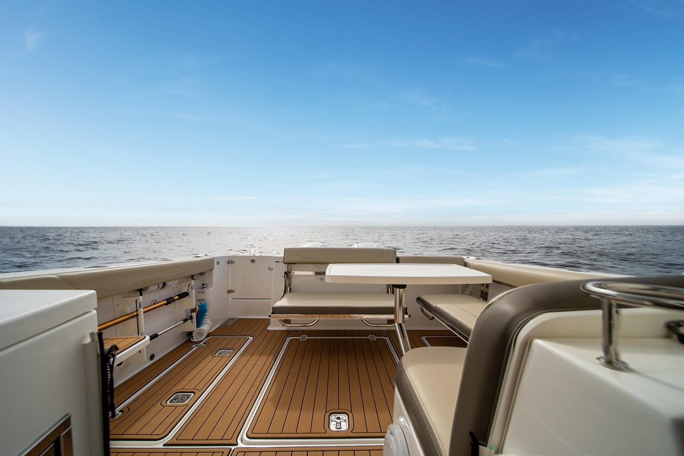 https://arconyachts.ams3.digitaloceanspaces.com/176503/conversions/large_4108223-optimize.jpg