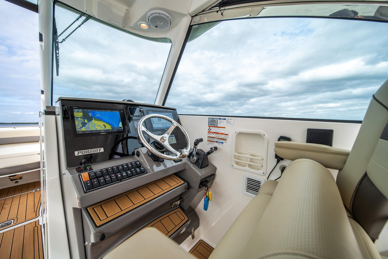 https://arconyachts.ams3.digitaloceanspaces.com/176515/conversions/large_4108228-optimize.jpg