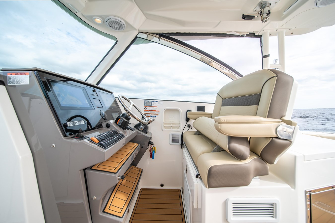 https://arconyachts.ams3.digitaloceanspaces.com/176520/conversions/large_4108230-optimize.jpg