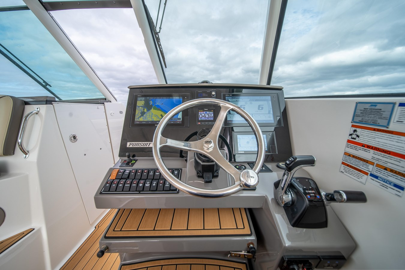 https://arconyachts.ams3.digitaloceanspaces.com/176522/conversions/large_4108231-optimize.jpg