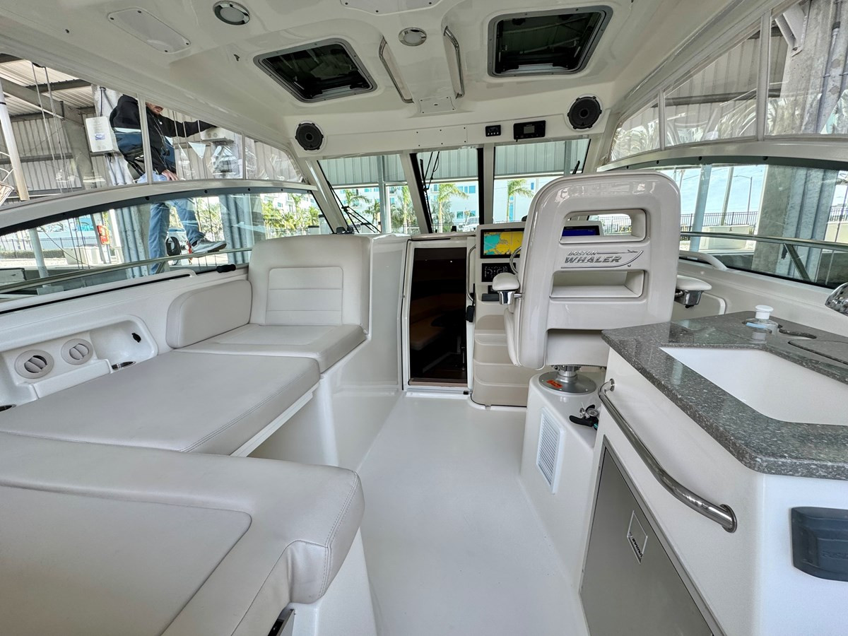 https://arconyachts.ams3.digitaloceanspaces.com/176577/conversions/large_4514341-optimize.jpg