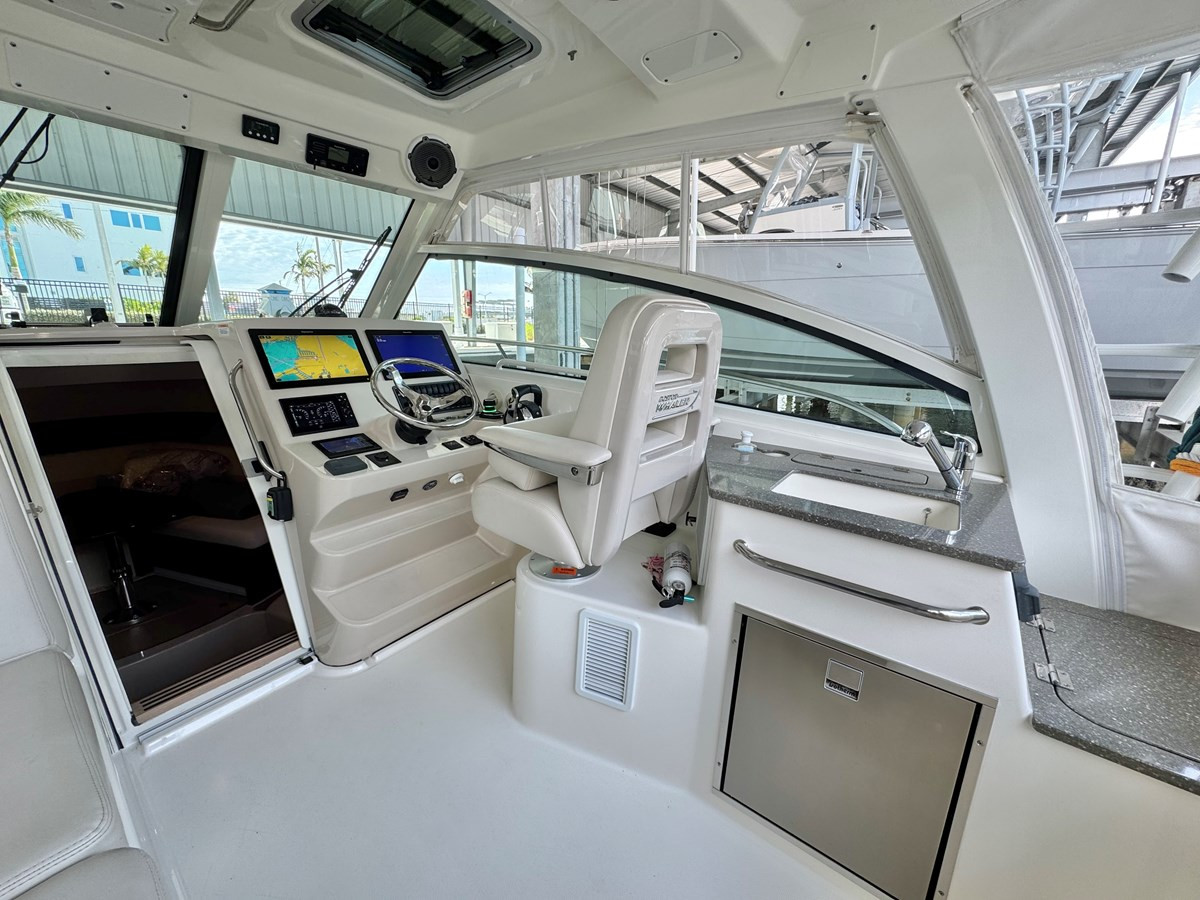 https://arconyachts.ams3.digitaloceanspaces.com/176586/conversions/large_4514340-optimize.jpg