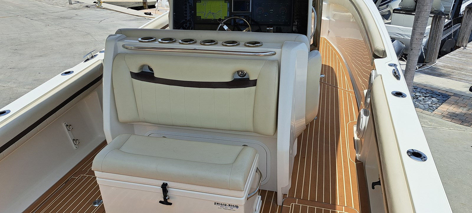 https://arconyachts.ams3.digitaloceanspaces.com/176591/conversions/large_4234731-optimize.jpg