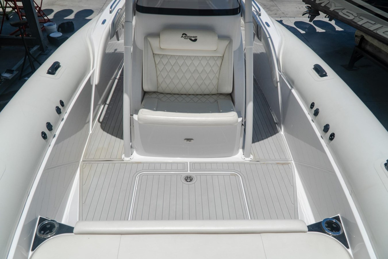 https://arconyachts.ams3.digitaloceanspaces.com/176681/conversions/large_4243161-optimize.jpg