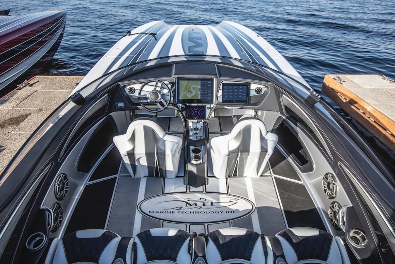 https://arconyachts.ams3.digitaloceanspaces.com/176682/conversions/large_4243675-optimize.jpg