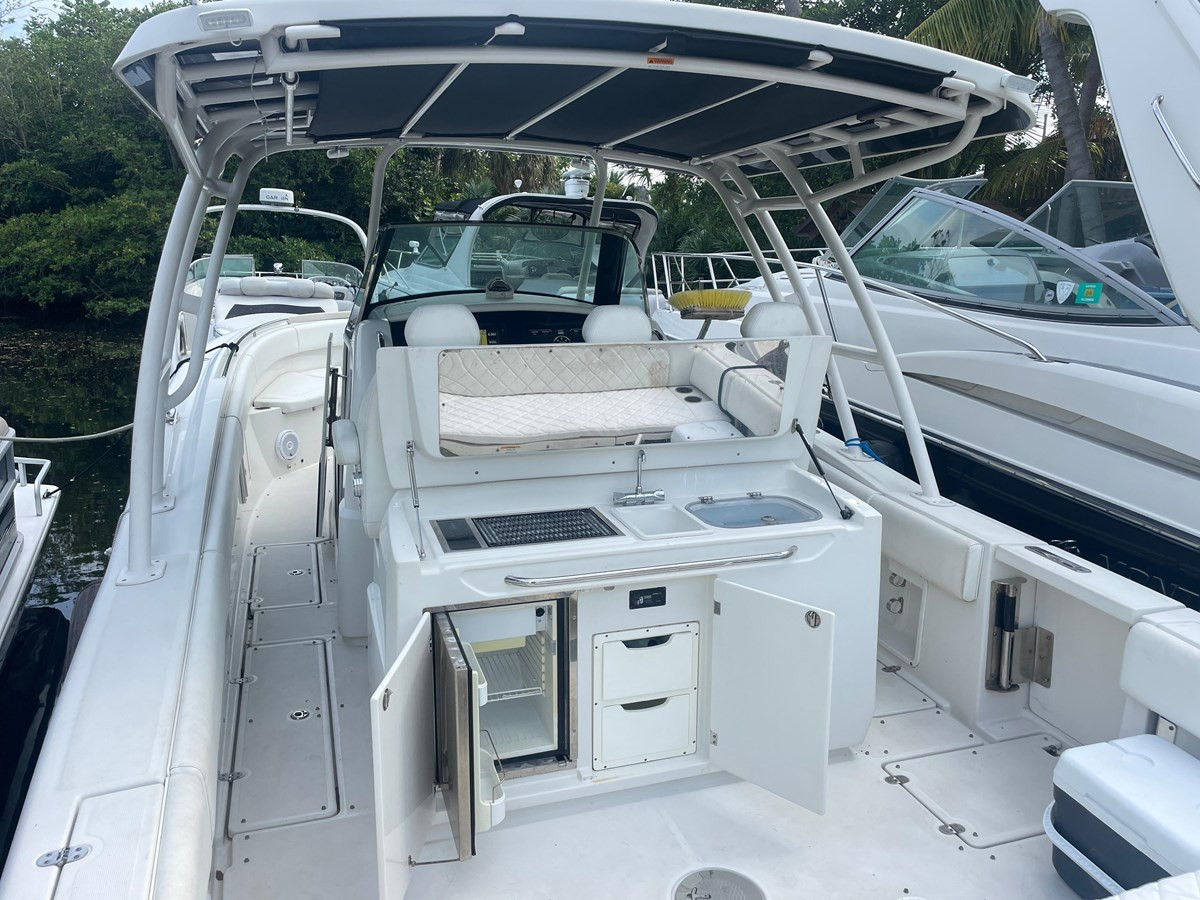 https://arconyachts.ams3.digitaloceanspaces.com/176683/conversions/large_4254575-optimize.jpg