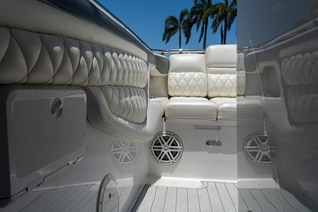 https://arconyachts.ams3.digitaloceanspaces.com/176690/conversions/large_4243165-optimize.jpg
