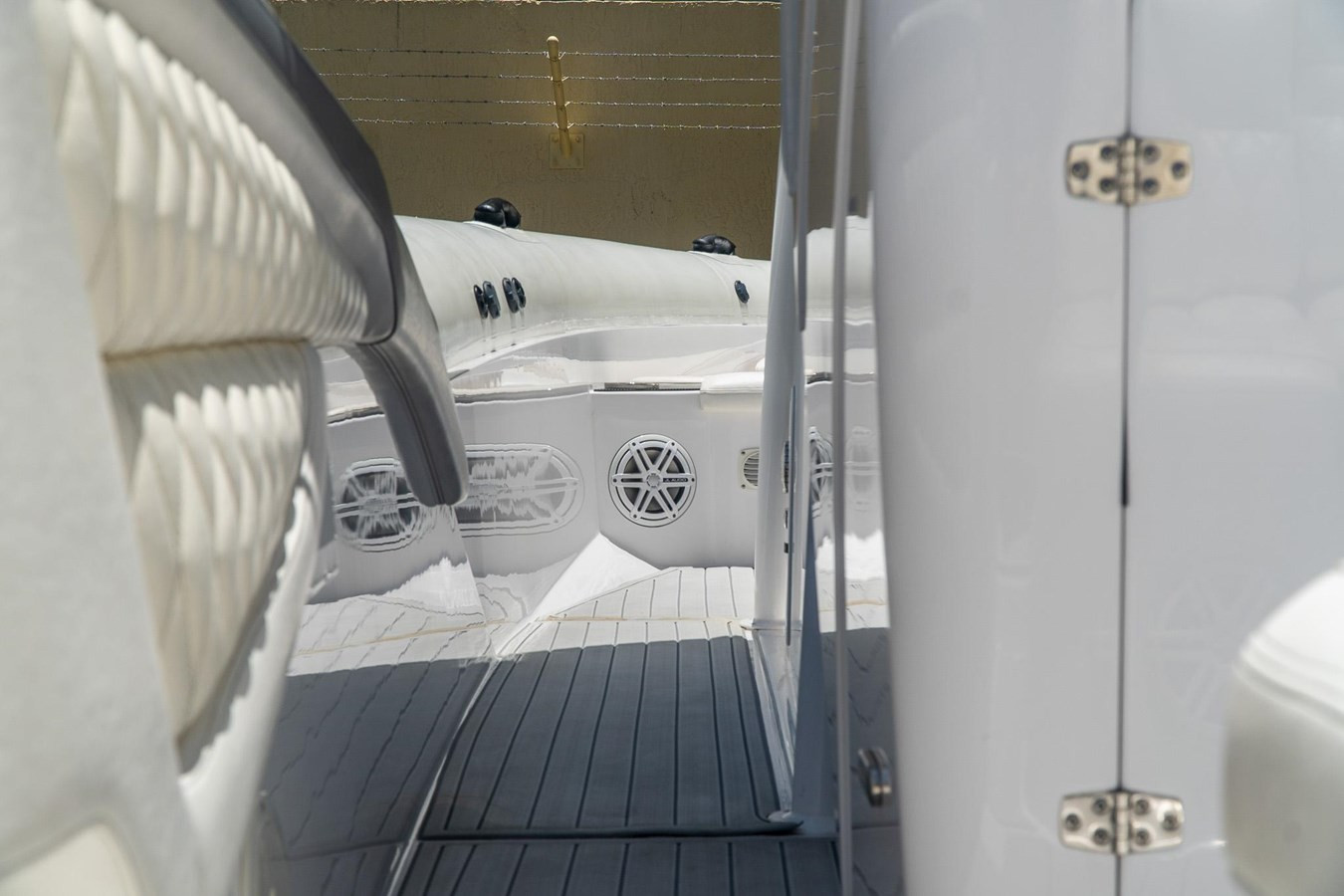 https://arconyachts.ams3.digitaloceanspaces.com/176708/conversions/large_4243171-optimize.jpg