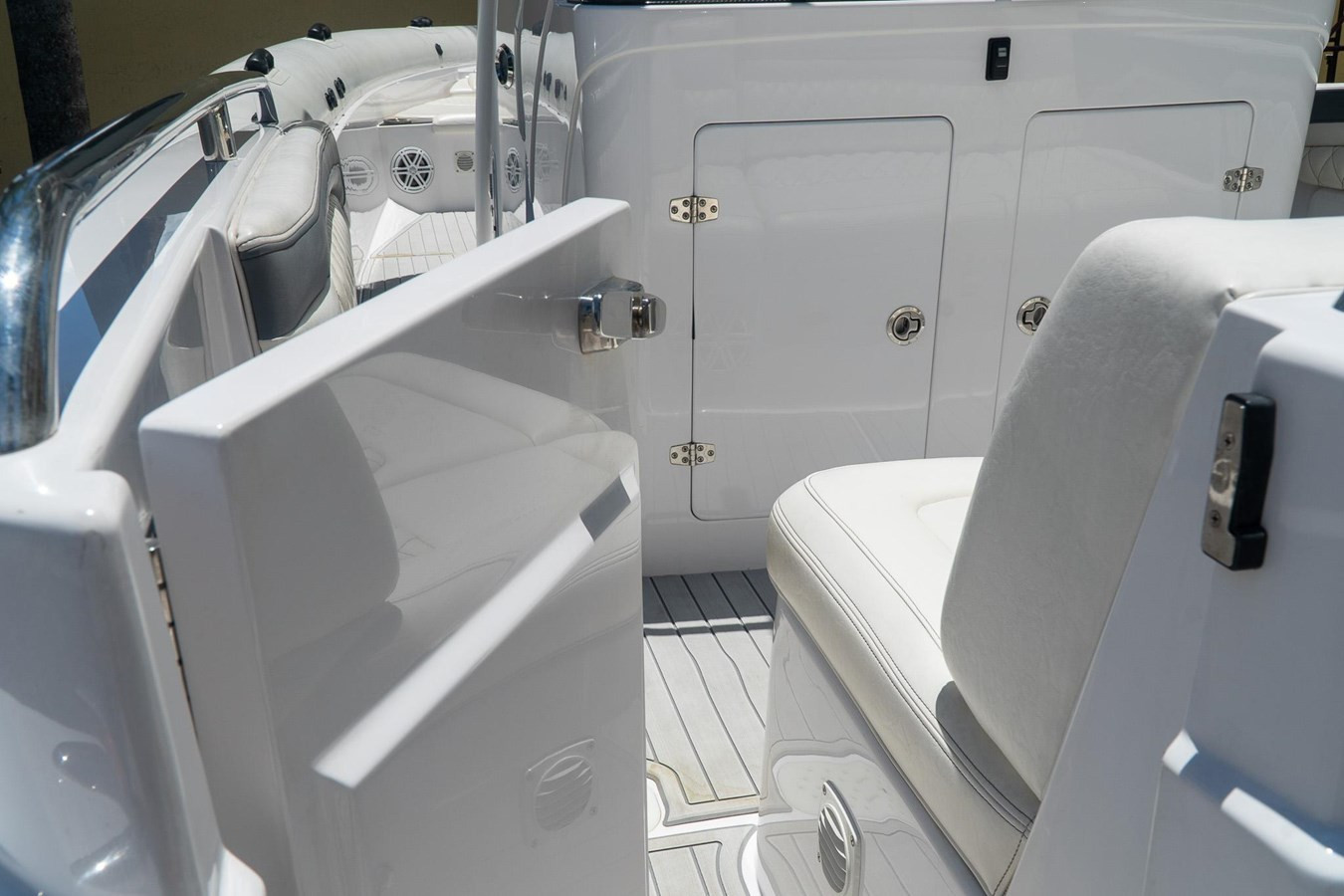 https://arconyachts.ams3.digitaloceanspaces.com/176710/conversions/large_4243172-optimize.jpg