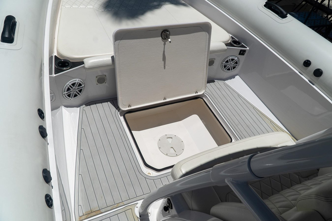 https://arconyachts.ams3.digitaloceanspaces.com/176745/conversions/large_4243185-optimize.jpg