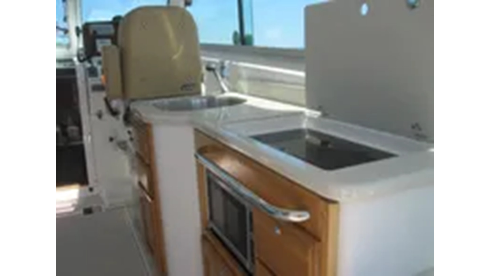 https://arconyachts.ams3.digitaloceanspaces.com/176933/conversions/large_4323612-optimize.jpg