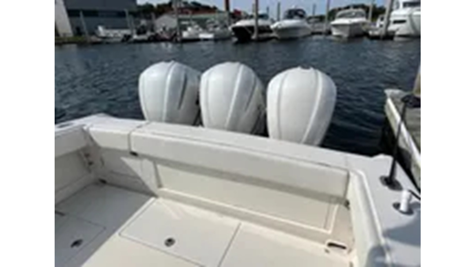 https://arconyachts.ams3.digitaloceanspaces.com/176963/conversions/large_4329857-optimize.jpg
